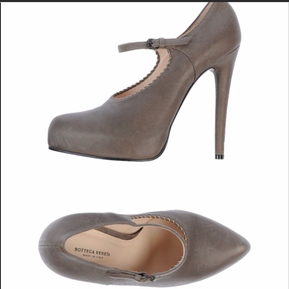 Bottega Veneta Snakeskin Print Heel Size 8 (38)